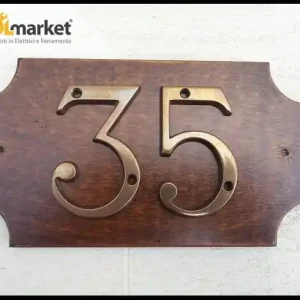 Numero civico base legno noce scuro numero bronzo 2 cifre nclegno2br Betrouwbaar