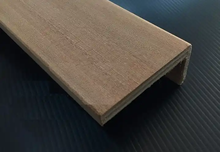 Lage Prijs Coprifilo piano 70 mm con aletta 25 mm da 2.25 MT Mogano 20650