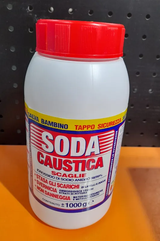 Hete Deal Soda caustica a scaglie da 1 kg 24306
