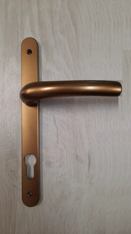Premium Maniglia Tokio coppia con placca stretta foro YALE bronzata - HOPPE 6657
