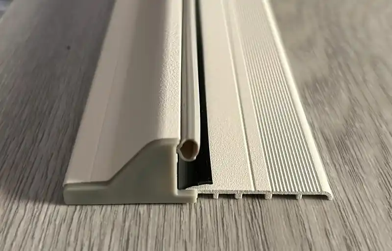 Soglia antipioggia alluminio D-Rain per porte - Domatic bianco cm135 21387+21394 bianco Bestel Nu