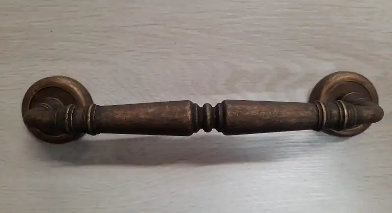Maniglione dritto ANTIQUE bronzo anticato da 265 mm Comit 25245 Flitsaanbieding