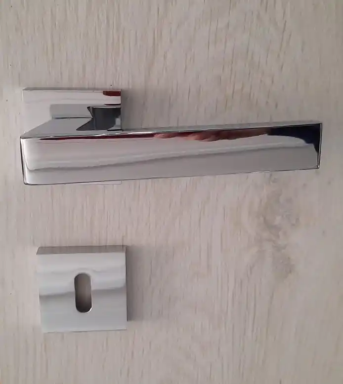 Flitsaanbieding Maniglia per porta quadra Fabiola cromo lucido Poggi e Mariani 7223