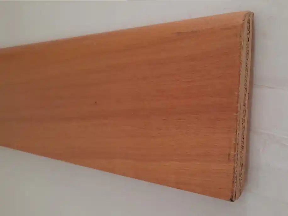 Nu Kopen Battiscopa legno 80mm in vari colori Tanganika 20910
