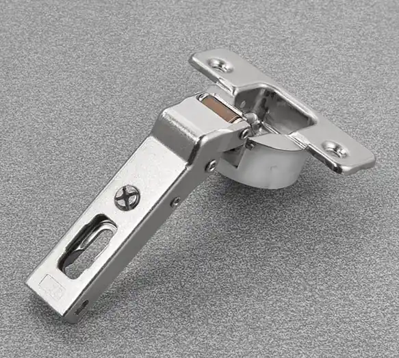 Laatste Versie Cerniera Salice C2ABME9AC con chiusura SILENTIA+, 94° battuta mediana , per mobili ad angolo + 45°, per grossi spessori, fondello da avvitare, finitura Nichelato