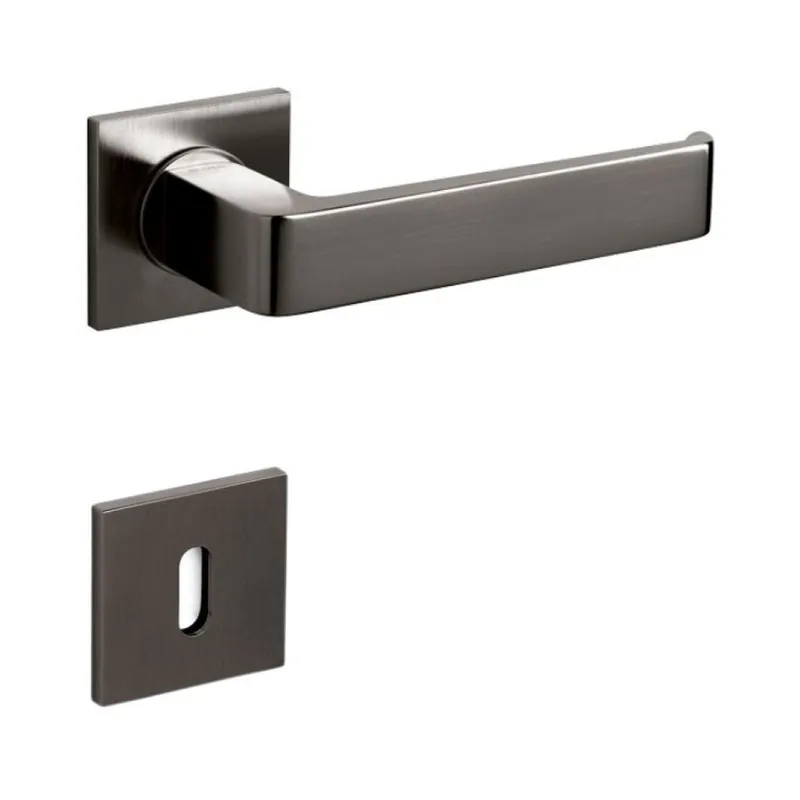 Uitverkoop Maniglia Milano Q Olivari per porta, rosetta e bocchetta bassa quadra 51x5 mm, foro Patent, Ottone finitura SuperAntracite Satinato