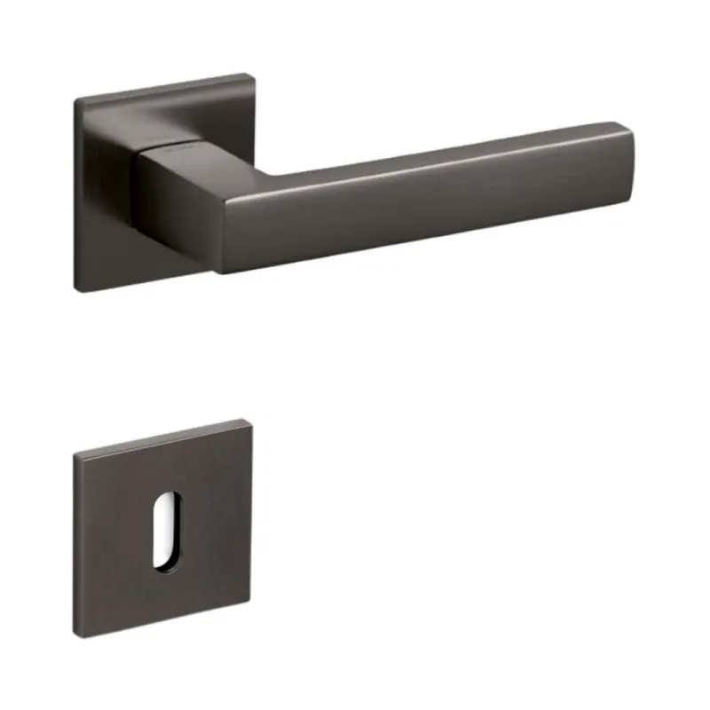 Aanbieding Maniglia Planet Q Olivari per porta, rosetta e bocchetta bassa quadra 51x5 mm, foro Patent, Ottone finitura SuperAntracite Satinato