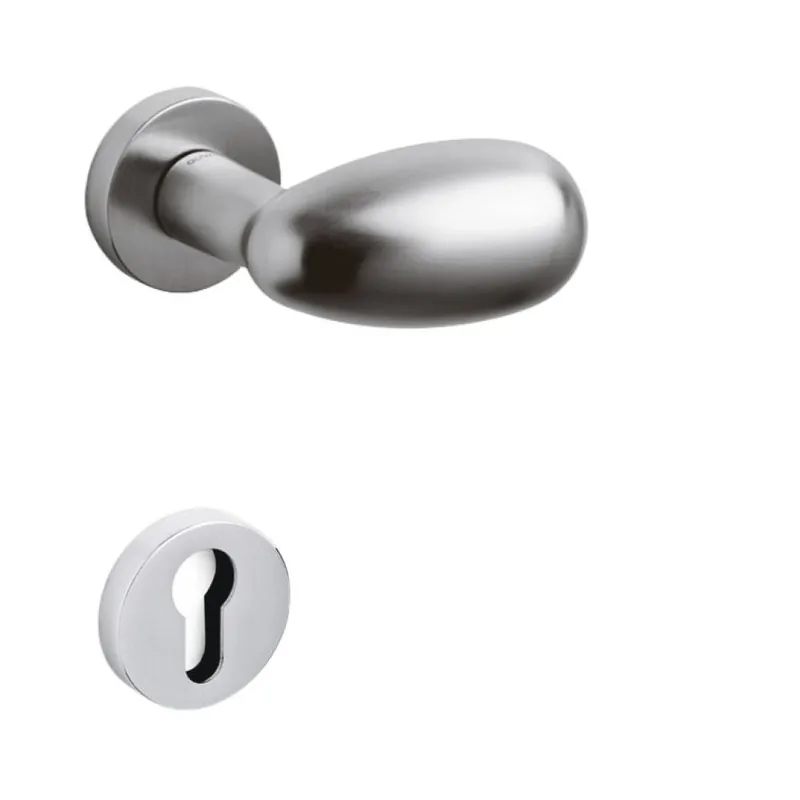 Weekendaanbieding Maniglia per porte Olivari serie Uovo, bocchetta foro per cilindro, in Ottone colore Cromato Opaco