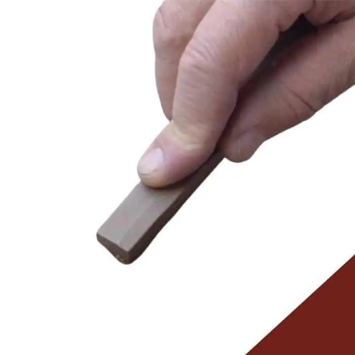 Stucco cera morbido Borma Wachs 1000 per ritocco su legno, stick 30 g, colore Mogano 62 Express Levering