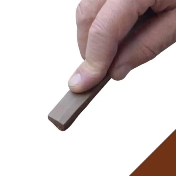 Stucco cera morbido Borma Wachs 1000 per ritocco su legno, stick 30 g, colore Noce Chiaro 53 Laatste Kans