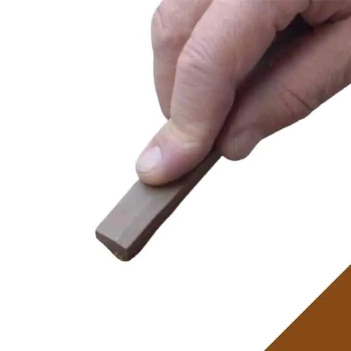 Stucco cera morbido Borma Wachs 1000 per ritocco su legno, stick 30 g, colore Teak 17 Premium