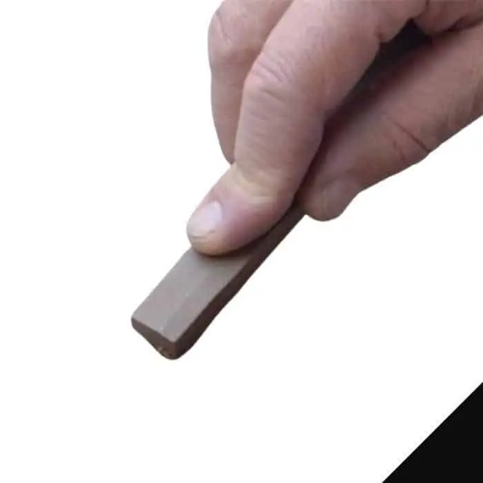 Stucco cera morbido Borma Wachs 1000 per ritocco su legno, stick 30 g, colore Nero 60 Populair