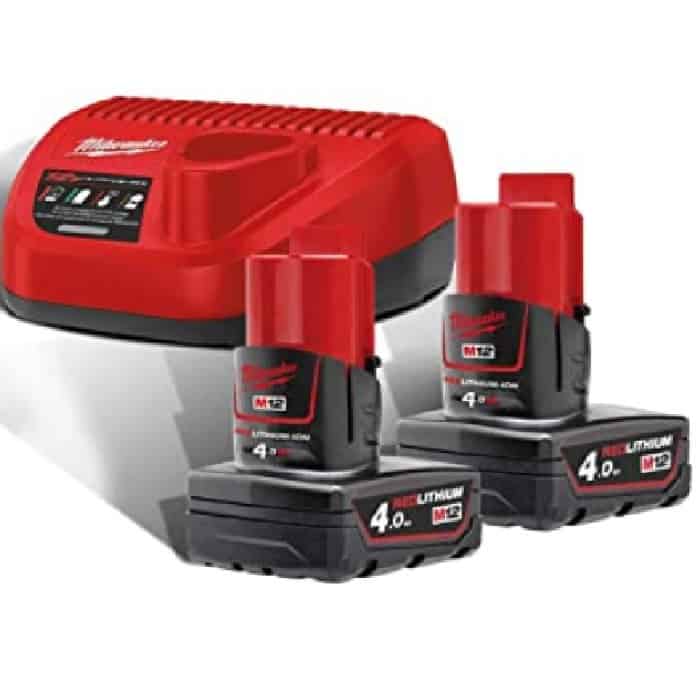 Aanbieding Kit caricabatterie Energy Pack M12 NRG 402 Milwaukee, 2 batterie M12 Li-ion 4,0 Ah, voltaggio 12V
