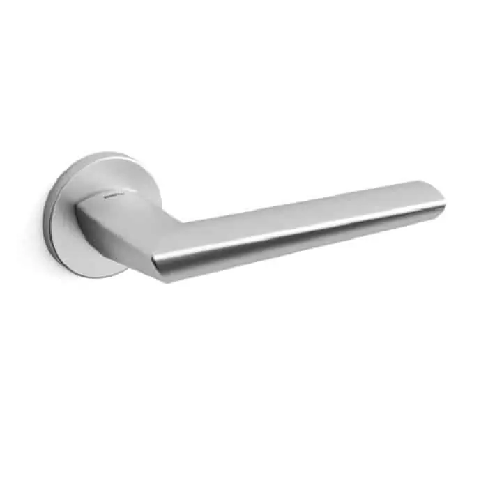 Direct Verzonden Maniglia per porta 1081 Mandelli, serie Isi, con rosetta e bocchetta, foro Patent, finitura Cromo satinato