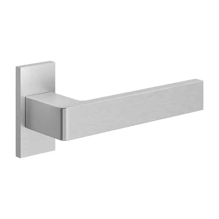 Maniglia per porta profilo serie Wall Le Fabric Contemporary, design Roberto Rocchi, rosetta rettangolare, in Zama, finitura Cromo Opaco Must-Have